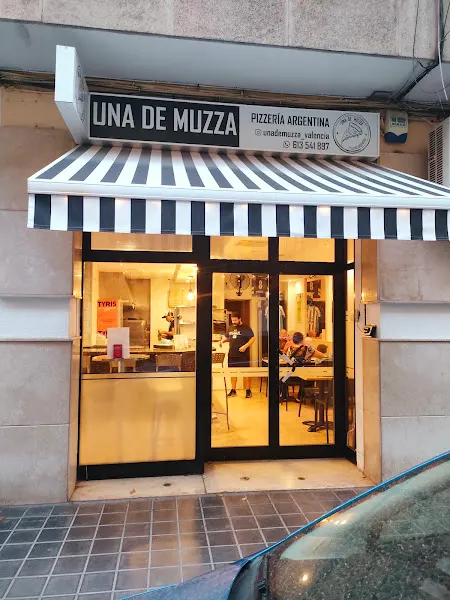 Una de Muzza - Pizzería Argentina - Pizzería en València - foto 2