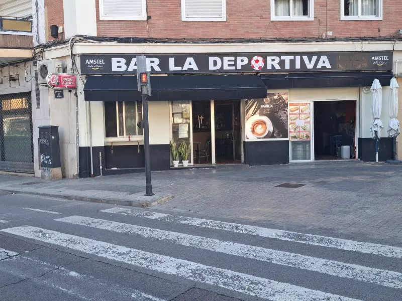 BAR-PIZZERÍA-HAMBURGUESERÍA.
