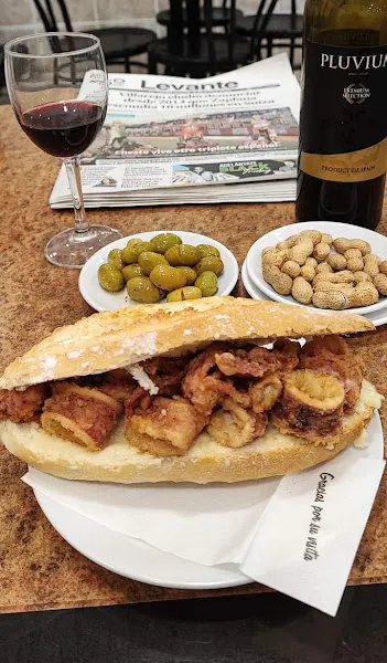 BAR-PIZZERÍA-HAMBURGUESERÍA. - Bar en València - foto 2