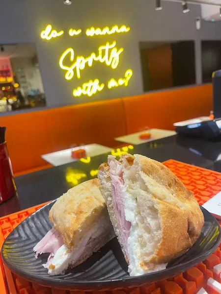Spritzeria - lonja de la seda