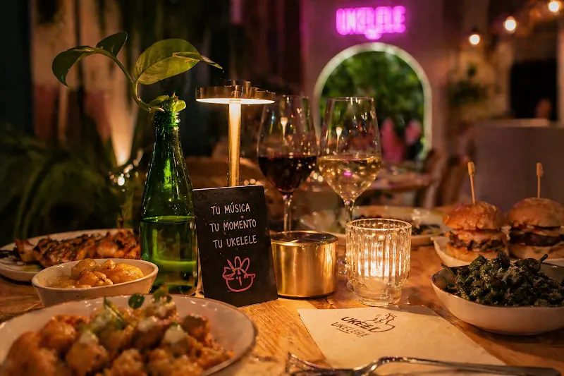 Ukelele Gastro Lounge 🥗🍔🎶