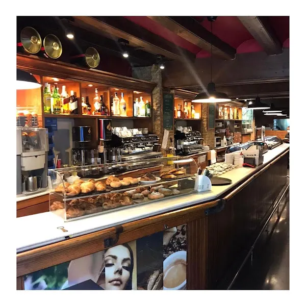 Cafetería Bahía Colón - Cafetería en València - foto 2
