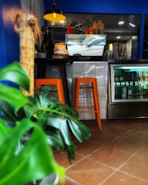 Comedida2go: ☕️ Specialty coffee , 🫙🥗 Comida sana (de verdad y en tarros de cristal) y 🍩 repostería (sin gluten y sin azúcar) - Cafetería en València - foto 2